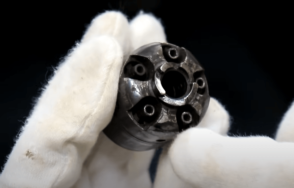 a-close-up-of-the-cylinder.png
