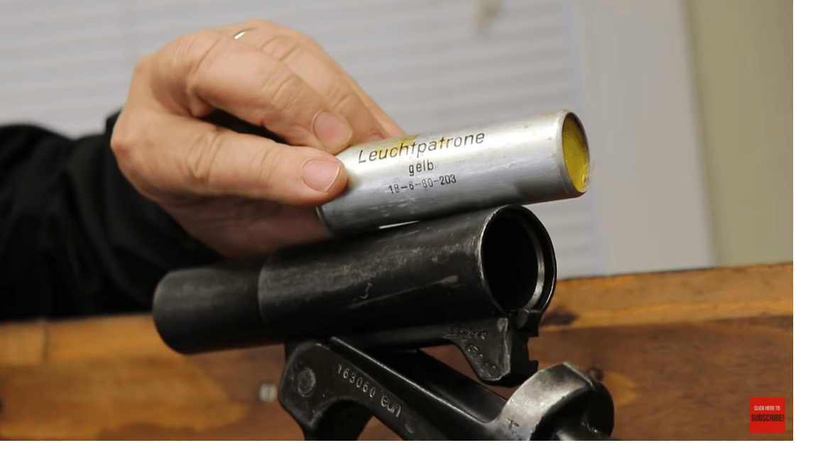 flare-pistol-with-dummy-round.png