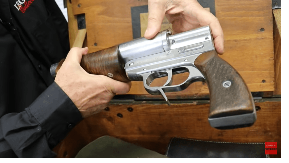 rare-bear-metal-flare-pistol-1940.png