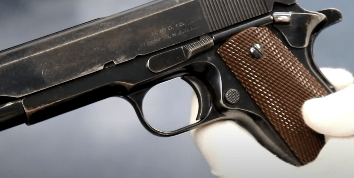 singer-vs-colt-the-line-on-the-frame.png