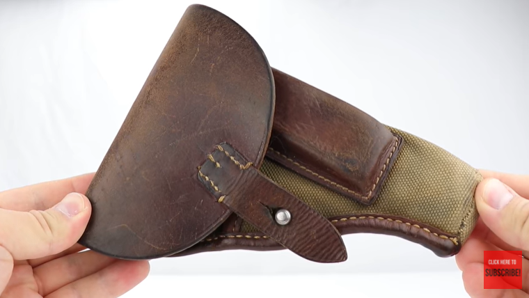 Tropical holsters,  1941 (date of the contract) is found at the back, the Luftwaffe proof